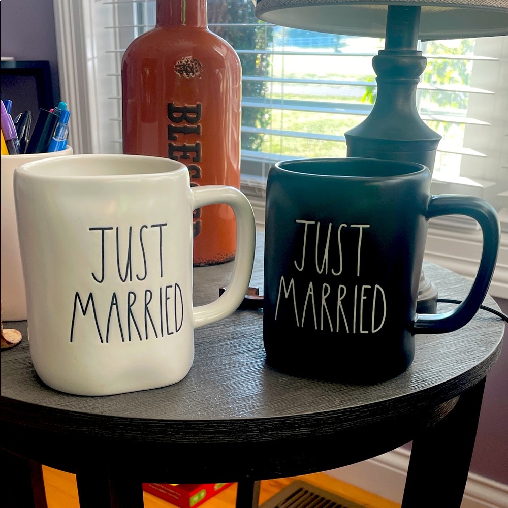 🤩Rae Dunn 'Just Married' mug set 🤩